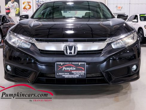Used 2017 Honda Civic Touring image 8