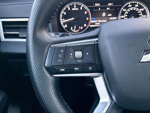 Used 2023 Mitsubishi Outlander SE image 22