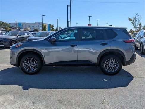 Used 2023 Nissan Rogue S image 6