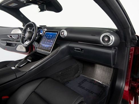 Used 2022 Mercedes-Benz SL 63 AMG 4MATIC image 29