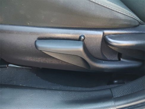 Used 2019 Toyota Corolla LE image 30