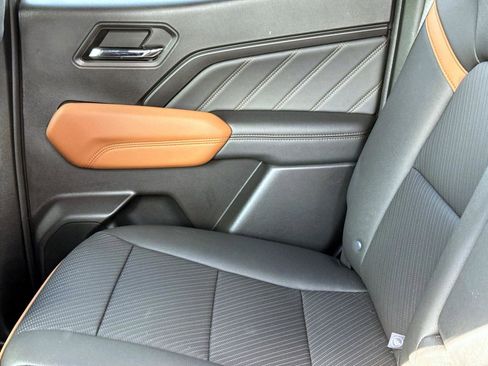 Used 2024 GMC Canyon AT4 w/ AT4 Premium Package AWD/4WD image 8