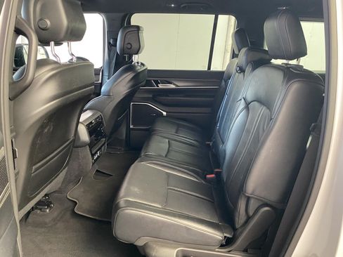 Used 2024 Jeep Wagoneer Series II w/ Flexible Seating Group RWD image 18