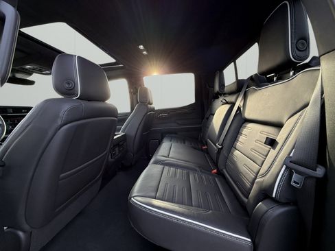 Used 2023 GMC Sierra 1500 AT4X w/ AT4X AEV Edition image 8