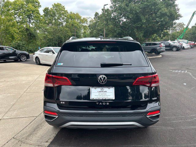 Used 2023 Volkswagen Taos SE FWD image 6