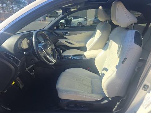 Used 2017 INFINITI Q60 w/ Premium Plus Package 2.0T image 9