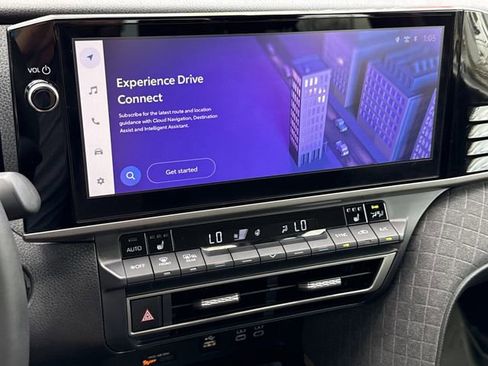 Used 2025 Toyota Camry XLE image 16