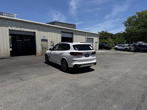 Used 2024 BMW X5 xDrive40i w/ M Sport Package AWD/4WD image 7