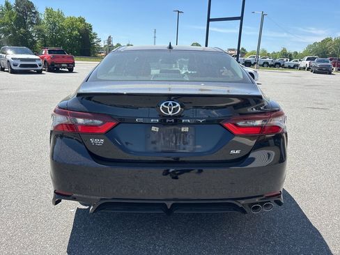 Used 2022 Toyota Camry SE image 7