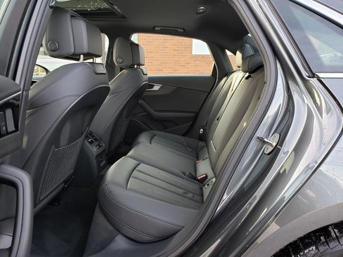 Used 2020 Audi A4 2.0T Premium image 11