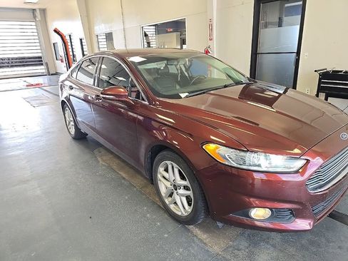 Used 2015 Ford Fusion SE w/ Equipment Group 202A FWD image 1