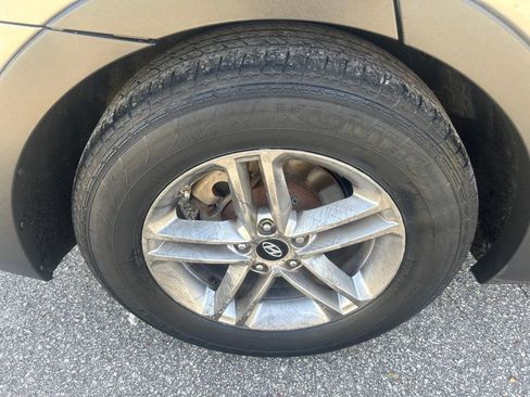 Used 2018 Hyundai Santa Fe Sport w/ 2.4L Value Package 02 image 21