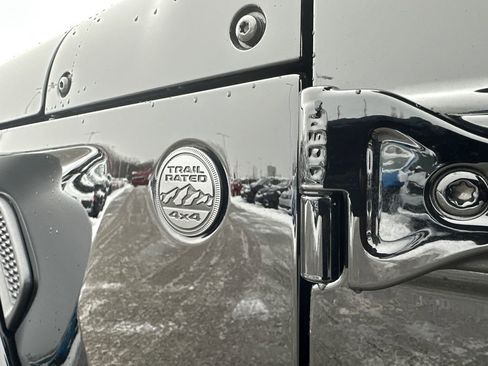 Used 2024 Jeep Gladiator Sport image 46