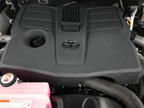 Used 2023 Toyota Tundra SR5 w/ SR5 Premium Package AWD/4WD image 44