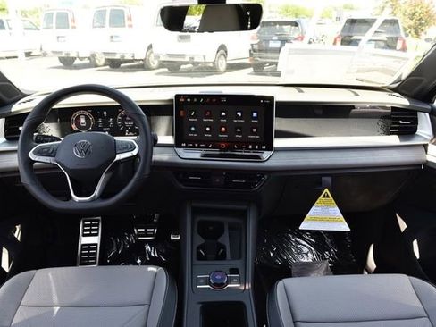 New 2026 Volkswagen Tiguan SE R-Line AWD/4WD image 7