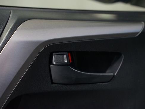 Used 2016 Toyota RAV4 LE image 28