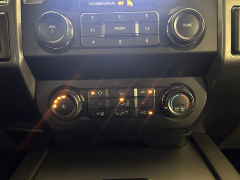 Used 2019 Ford F150 XLT w/ Equipment Group 302A Luxury RWD image 17