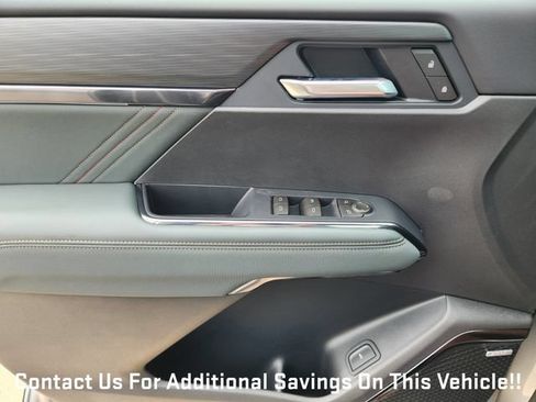 New 2026 GMC Acadia AT4 w/ Luxury Package AWD/4WD image 17
