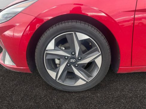 Used 2023 Hyundai Elantra Limited image 14