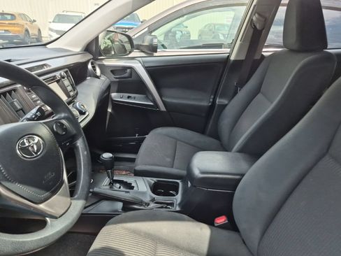 Used 2016 Toyota RAV4 LE AWD/4WD image 3