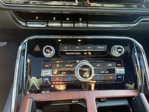 Used 2023 Lincoln Navigator Reserve w/ Monochromatic Package image 21