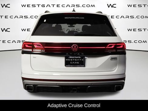 Used 2025 Volkswagen Atlas Peak Edition SE image 10