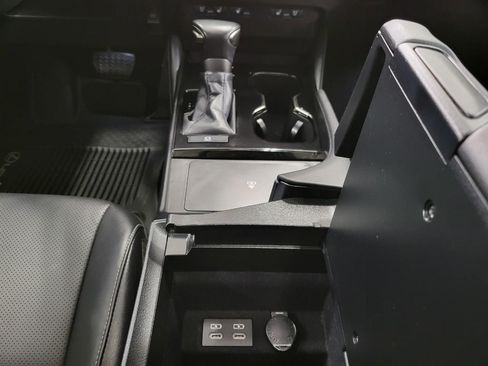 Used 2023 Lexus ES 250 w/ Premium Package AWD/4WD image 47