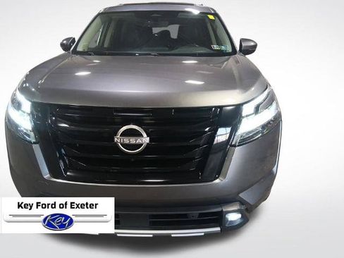 Used 2023 Nissan Pathfinder SL w/ SL Premium Package AWD/4WD image 4