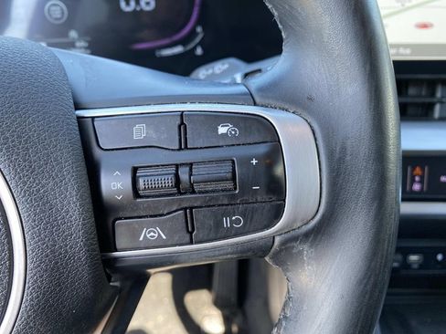 Used 2023 Kia Sportage EX FWD image 17