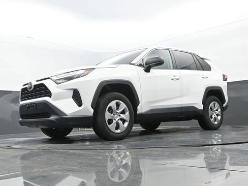 Used 2023 Toyota RAV4 LE FWD image 12