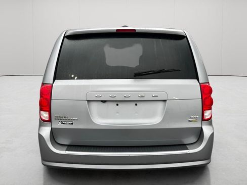 Used 2019 Dodge Grand Caravan SXT image 6