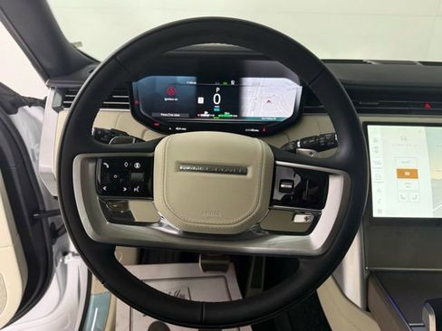 New 2026 Land Rover Range Rover SE image 17