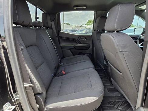 Used 2025 Chevrolet Colorado LT AWD/4WD image 18