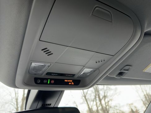 Used 2022 Chevrolet Blazer LT image 40