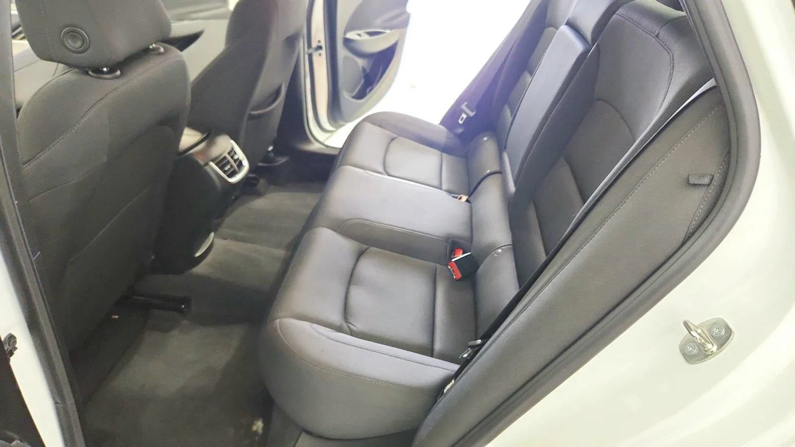 Used 2024 Chevrolet Malibu LT FWD image 24