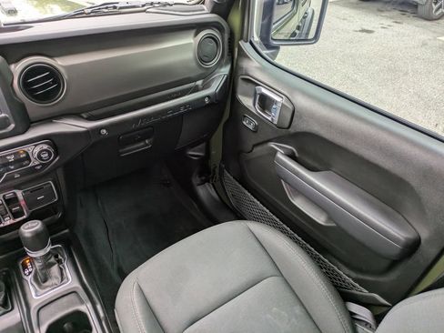 Used 2023 Jeep Wrangler Unlimited w/ Cold Weather Group AWD/4WD image 17