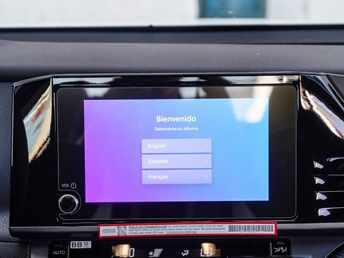 New 2026 Toyota Camry Hybrid FWD image 18