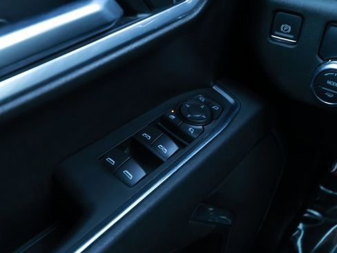 Used 2025 GMC Sierra 1500 SLT image 22