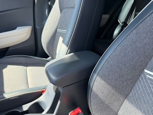 Certified 2023 Hyundai Venue Limited FWD image 14