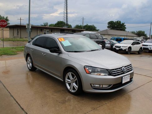 Used 2012 Volkswagen Passat TDI SEL Premium FWD image 2