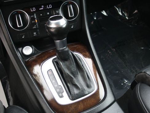 Used 2016 Audi Q3 2.0T Prestige w/ Prestige Package FWD image 25