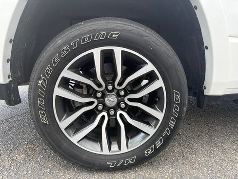 Used 2025 RAM 1500 Limited AWD/4WD image 5