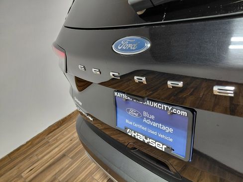 Certified 2022 Ford Escape Titanium image 12