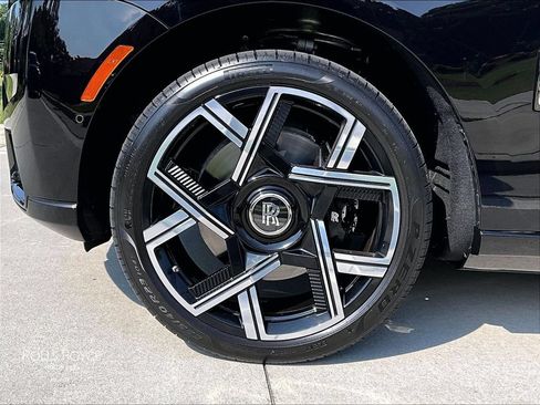 New 2026 Rolls-Royce Cullinan Black Badge AWD/4WD image 11