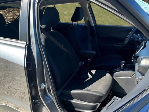 Used 2024 Nissan Kicks S image 7