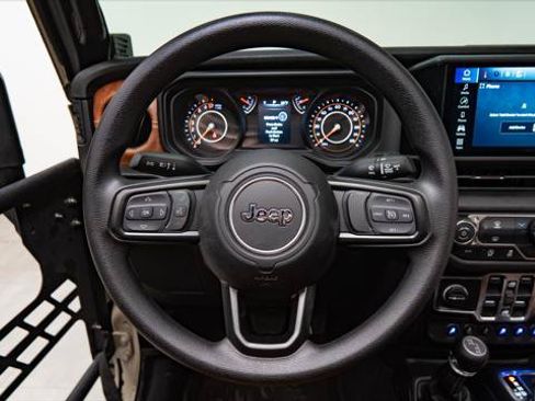 Used 2026 Jeep Gladiator Sport AWD/4WD image 18