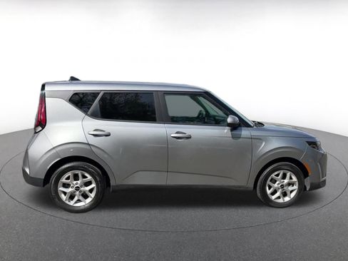 Used 2025 Kia Soul LX w/ LX Technology Package image 16