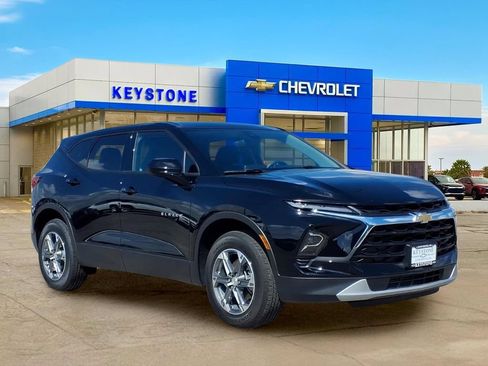 Used 2026 Chevrolet Blazer LT FWD image 1