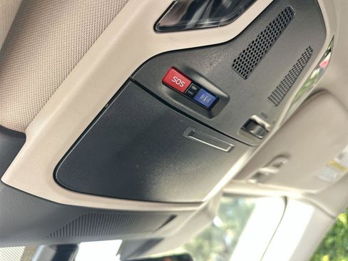 Used 2025 Subaru Outback Premium image 29