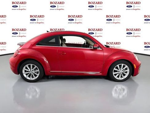 Used 2018 Volkswagen Beetle 2.0T SE FWD image 9